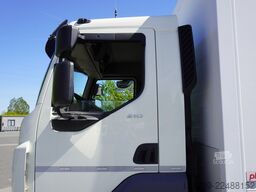 DAF LF 12.210 18-pallet container with tail