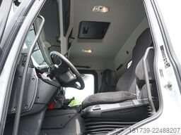 Mercedes-Benz Mercedes-Benz Antos 2540 6×2-4 / HIAB