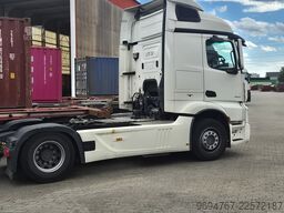 Mercedes-Benz Actros 1842