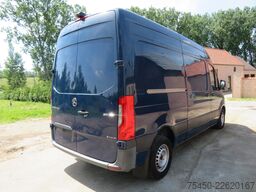 Mercedes-Benz Sprinter 311