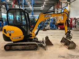 JCB 8026