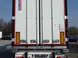 SCHMITZ CARGOBULL SKO 24/L V7 Doppelst./Trennwand vorber./617 Std.