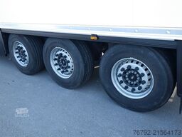 SCHMITZ CARGOBULL SKO 24/L V7 Doppelst./Trennwand vorber./617 Std.