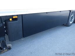 SCHMITZ CARGOBULL SKO 24/L V7 Doppelst./Trennwand vorber./617 Std.