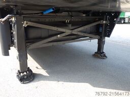 SCHMITZ CARGOBULL SKO 24/L V7 Doppelst./Trennwand vorber./617 Std.