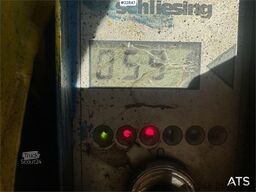 Schliesing MX220 wood chipper w/ 2 sets of knives