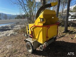 Schliesing MX220 wood chipper w/ 2 sets of knives