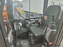 Bobcat E32