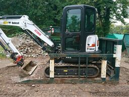 Bobcat E32