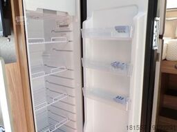 BÜRSTNER Limited IT 727 G Connect-Paket, Hubbett, Markise