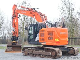 Hitachi ZX225 USRLC-6 | ROTOTILT | BUCKET | GOOD CONDITION