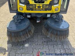 Johnston Bucher Johnston Sweeper CX202 mit EURO 6 Klima