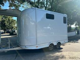  Steinsberger Anka 2 Pferdeanhänger mit Bett