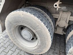 MERCEDES-BENZ Arocs 3243 8x4 Kipper Schwarzmuller Bordmatik