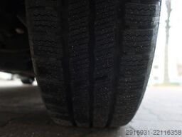 VOLKSWAGEN T5 Transporter Hochdach lang/KTW/Klima/FN: 26