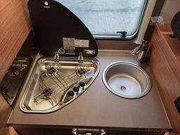 WEINSBERG CARASUITE 650 MG / 140PS / HECKBETT & HUBBETT