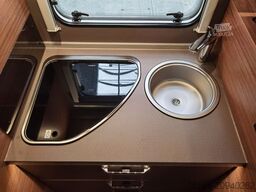 WEINSBERG CARASUITE 650 MG / 140PS / HECKBETT & HUBBETT