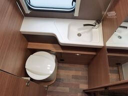 WEINSBERG CARASUITE 650 MG / 140PS / HECKBETT & HUBBETT