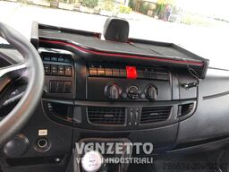 Iveco EuroCargo 120E22 cabina letto centinato