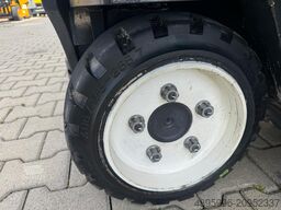 Combilift C2500 EST /Only 1451 hours/ Battery 81%