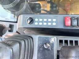 Caterpillar M320F