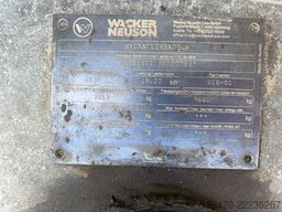 Wacker Neuson ET35 con 3 cazos de excavadora