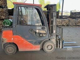 Toyota Modell 02-8FGF25