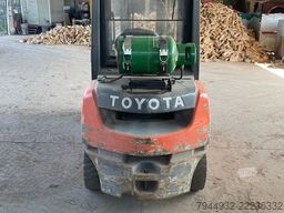 Toyota Modell 02-8FGF25