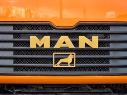 MAN Strassenreiniger