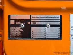 MAN Strassenreiniger