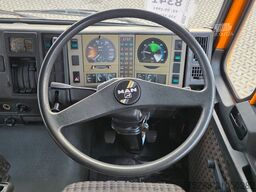 MAN Strassenreiniger