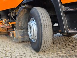 MAN Strassenreiniger