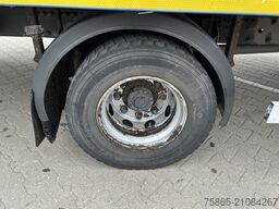 DAF LF 220 FA / 12 Ton / 385 dkm / 6 Cilinder / Box...