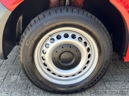 VW Transporter Kombi 2.0 TDI L2H1 Comfortline Airc...