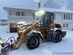 Sino JN 925 wheel loader w/ pallet forks and bucket. WA