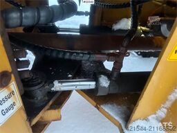 Sino JN 925 wheel loader w/ pallet forks and bucket. WA