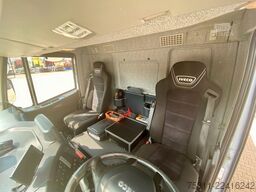 IVECO AD320S46 8x2| MKG 26,40m Dachdecker/Montagekran