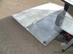 DAF CF 220 + CARRIER + EURO 6 + LIFT