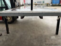 Krone Plattform 7,82m mit Steckrungen mittig