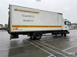 MAN TGM 18.290 4x2 18 pallets box truck with lift and