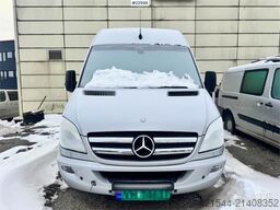Mercedes-Benz Sprinter 319 with interior and 2 sets of tires