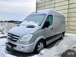 Mercedes-Benz Sprinter 319 with interior and 2 sets of tires