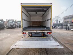 RENAULT D12 210 DXI + DHOLLANDIA