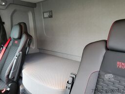 Renault C520 P8x4-4 TRIDEM ROAD 13 LITER + HIAB Z-KRAAN...