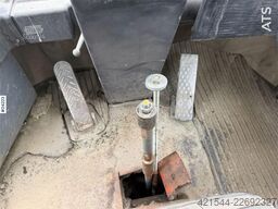 O&K L20i wheel loader with bucket. Repair object