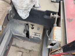 O&K L20i wheel loader with bucket. Repair object
