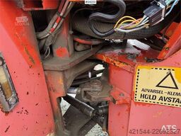 O&K L20i wheel loader with bucket. Repair object