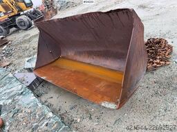 O&K L20i wheel loader with bucket. Repair object