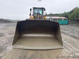 Volvo L220H wheel loader w/ lever control, bucket and sc