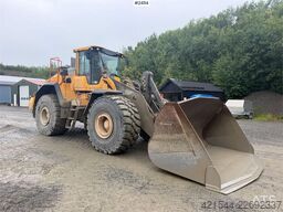 Volvo L220H wheel loader w/ lever control, bucket and sc
